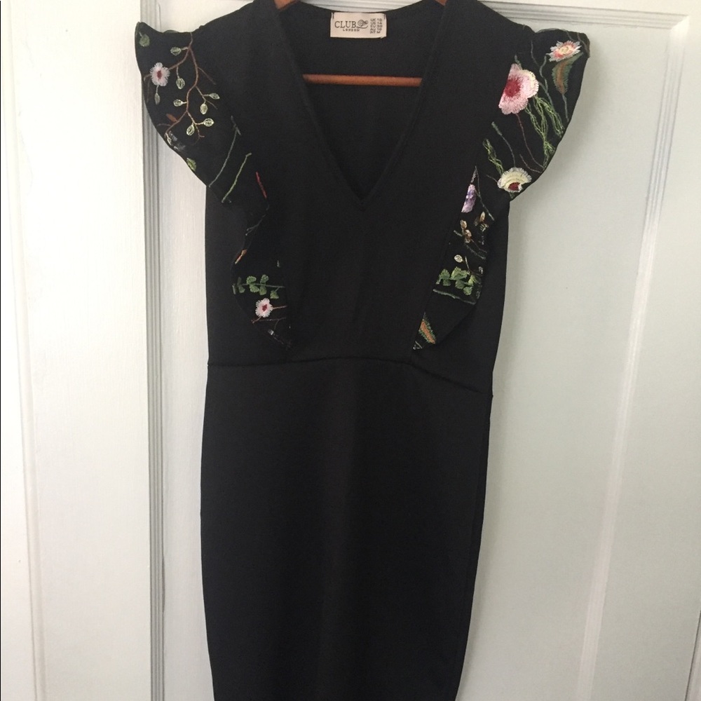 Black bodycon dress